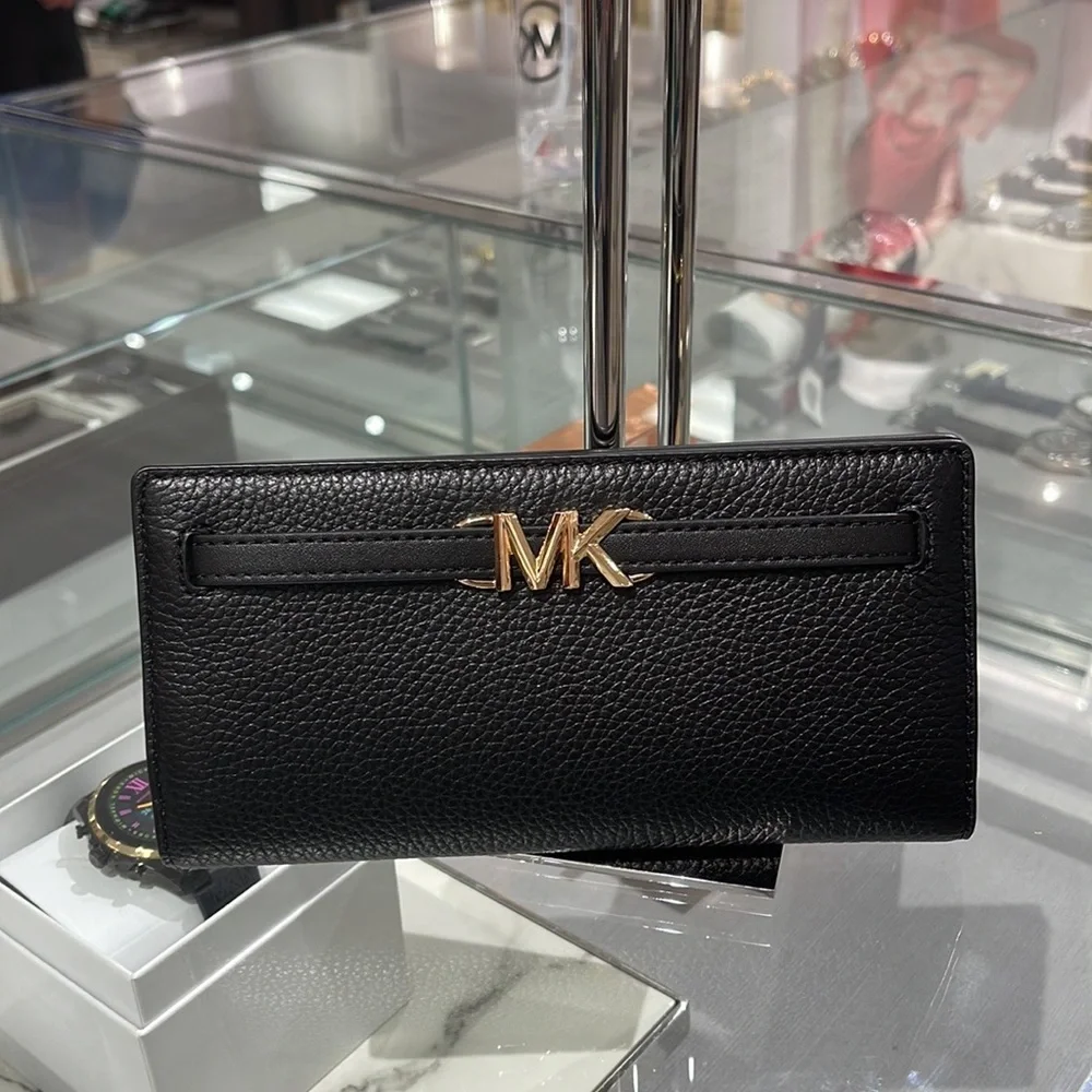 MICHAEL KORS
Reed Large Pebbled Leather Snap Wallet
Style# 35S3G6RE3L
Black 
NWT - Picture 14 of 16